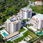 Floor Perfect For Couples & Remote Work * Portimão