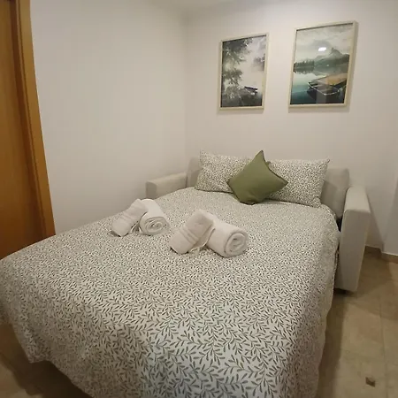 Floor Perfect For Couples & Remote Work