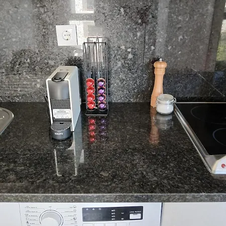 Floor Perfect For Couples & Remote Work