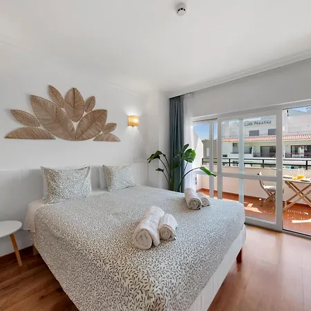 Floor Perfect For Couples & Remote Work