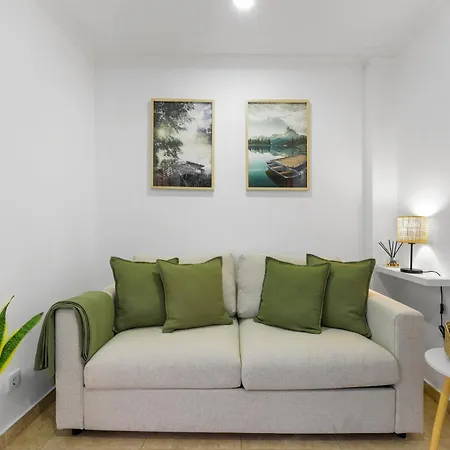 Floor Perfect For Couples & Remote Work פורטימאו
