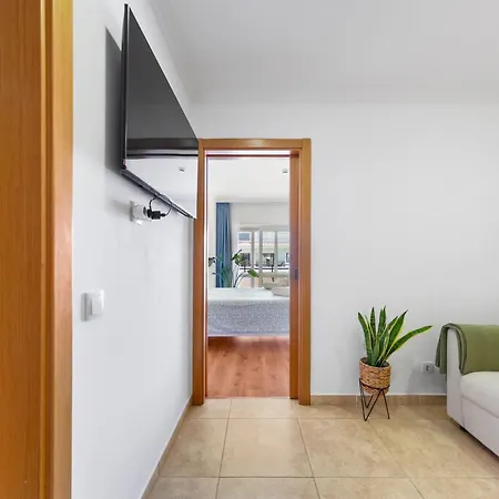 Floor Perfect For Couples & Remote Work *