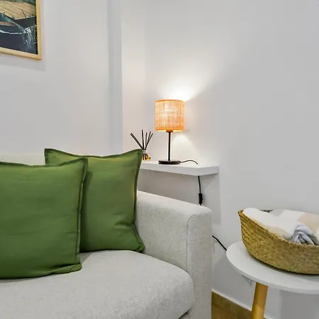 Floor Perfect For Couples & Remote Work Apartman