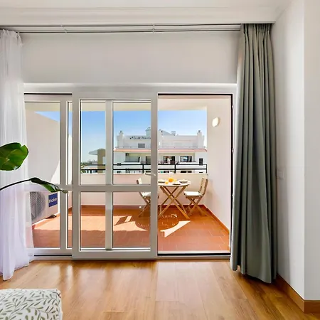Floor Perfect For Couples & Remote Work Apartman *