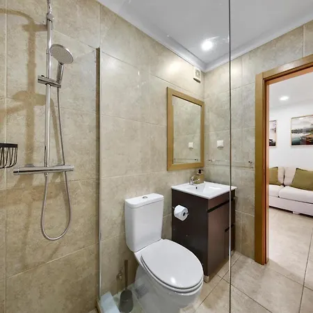 Floor Perfect For Couples & Remote Work Portimão
