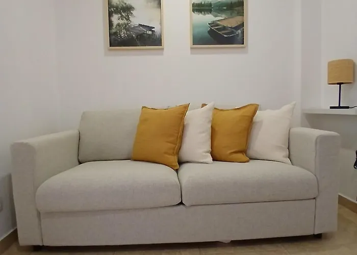 Floor Perfect For Couples & Remote Work Apartment *