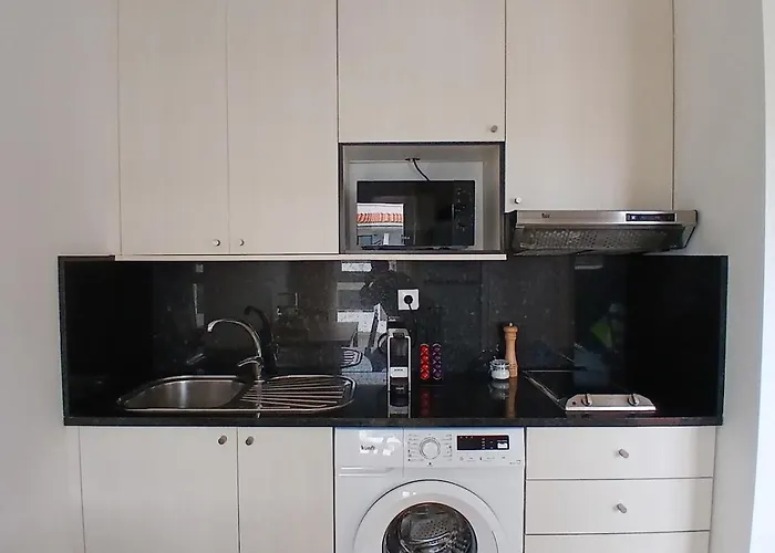 Floor Perfect For Couples & Remote Work Apartment *