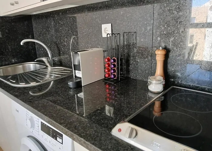 Apartment Floor Perfect For Couples & Remote Work *